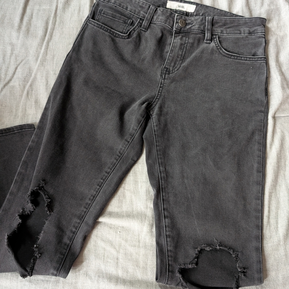 Vans Women's Gray Distressed Jeans Sz 7/28‎